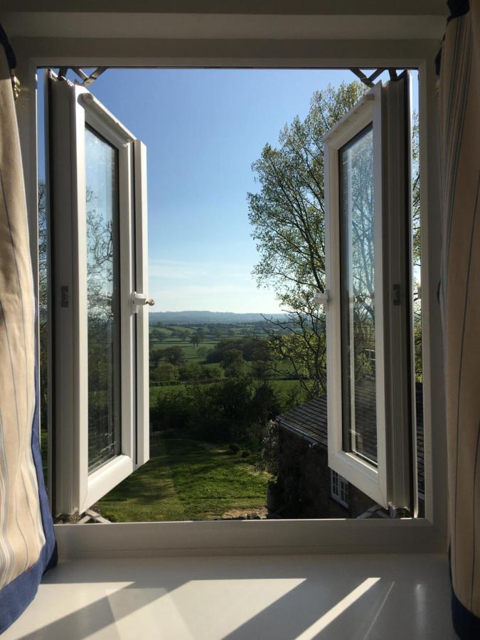 Barn Flat Overlooking Beautiful Dorset Vale * Sherborne (Dorset)